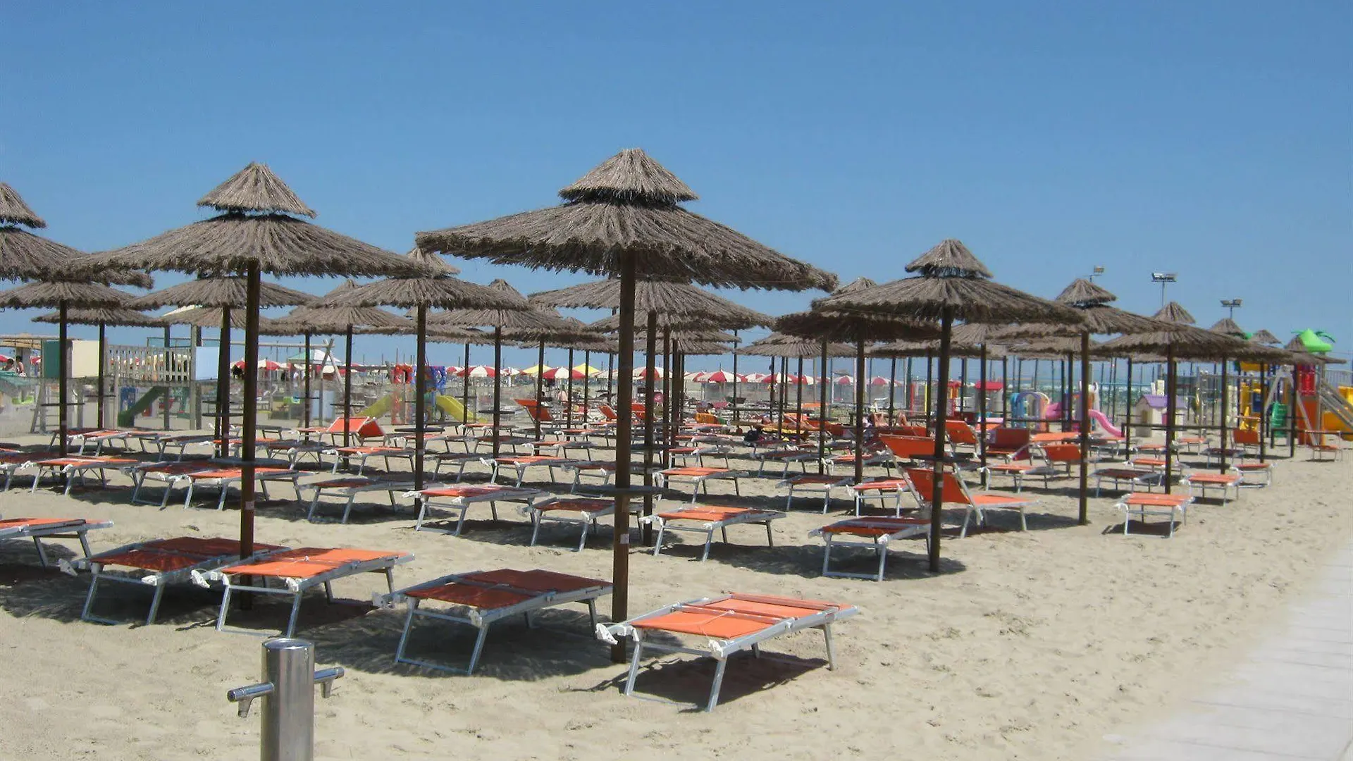 **** Aparthotel Residence Cleo Llido Degli Estensi Italien